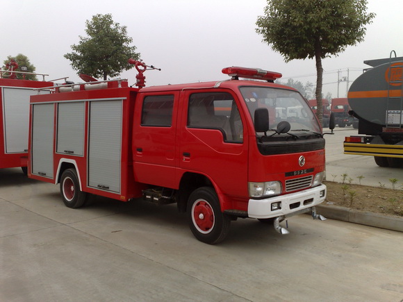 東風(fēng)小霸王水罐消防車