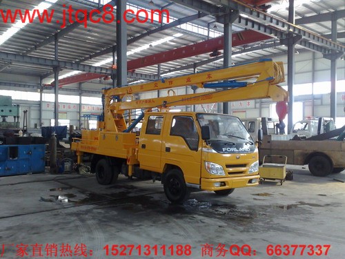 走進(jìn)湖北江南升降車生產(chǎn)制造廠家的大院內(nèi),整齊停放著一排升降車,其中三紅一黑外觀最為耀眼的,就是湖北江南升降車。而那輛白色的湖北江南升降車,就是王禮在上月新購入的湖北江南升降車,還沒有上牌。