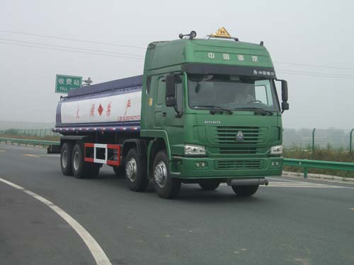 斯太爾前四后八運(yùn)油車